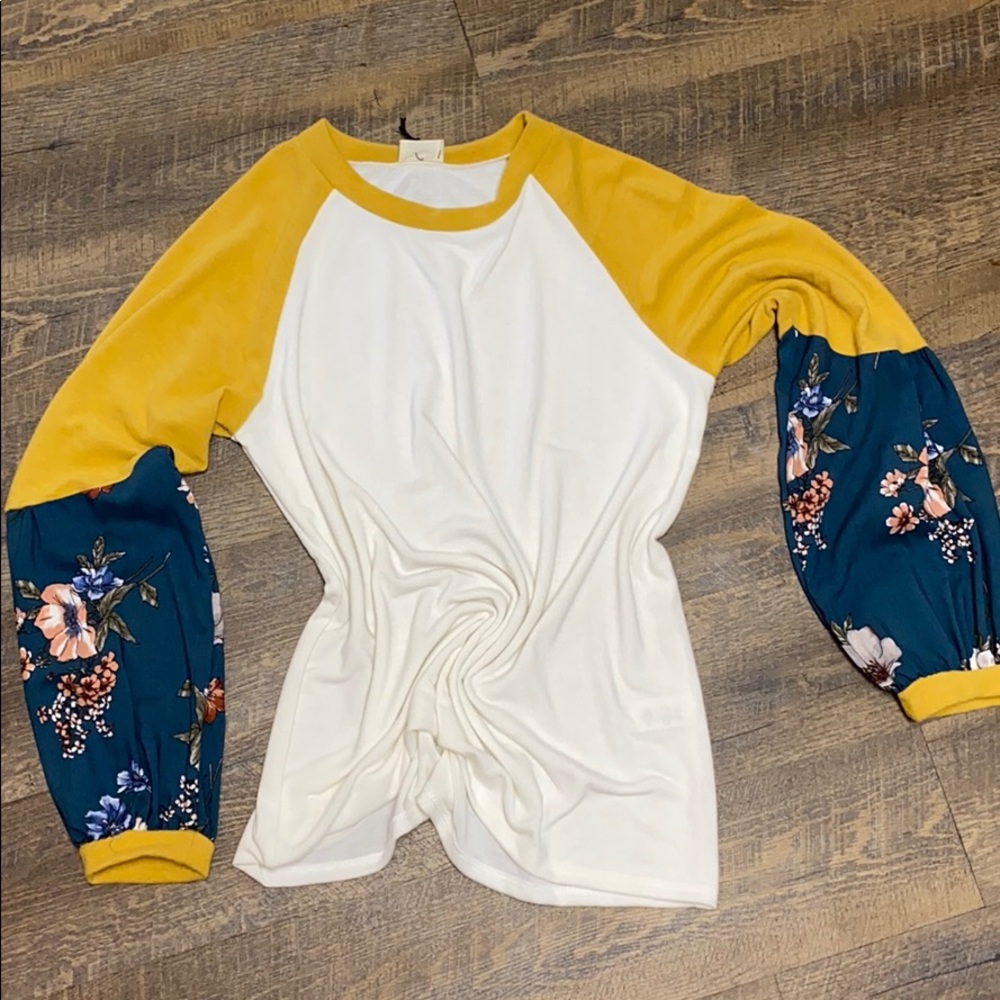 Ballon sleeve top NWT